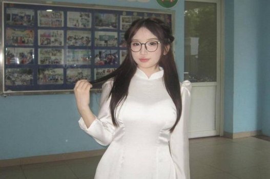 Em học sinh thèm địt muốn đụ nhiều thằng